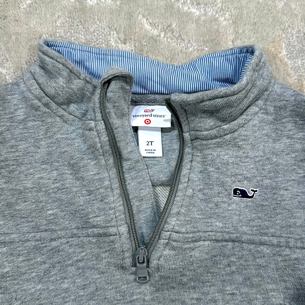 Vineyard vines for target quarter zip pull over in gray size 2T